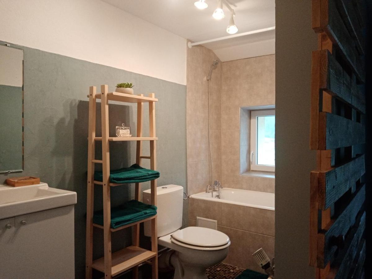 Les P'Tites Pistes Bed & Breakfast Chaux-des-Pres Exterior photo